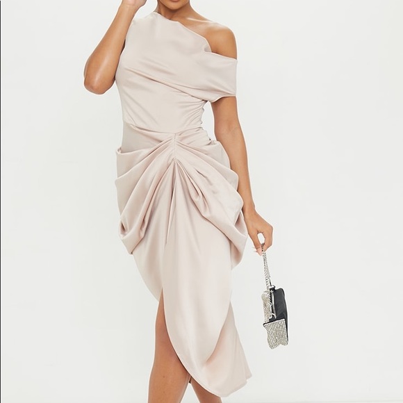 Dresses & Skirts - Have no occasion to wear it too. Want this dress to be worn and seen.